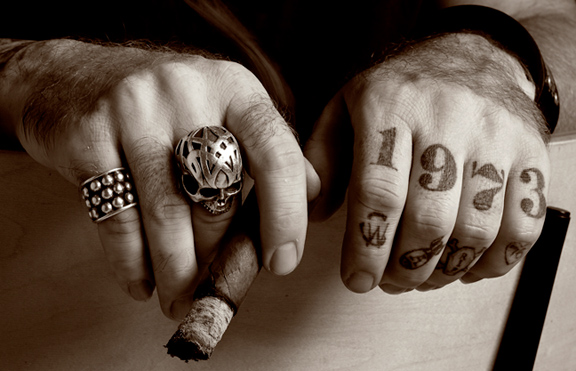  cigar-hands-tattoo.jpg 